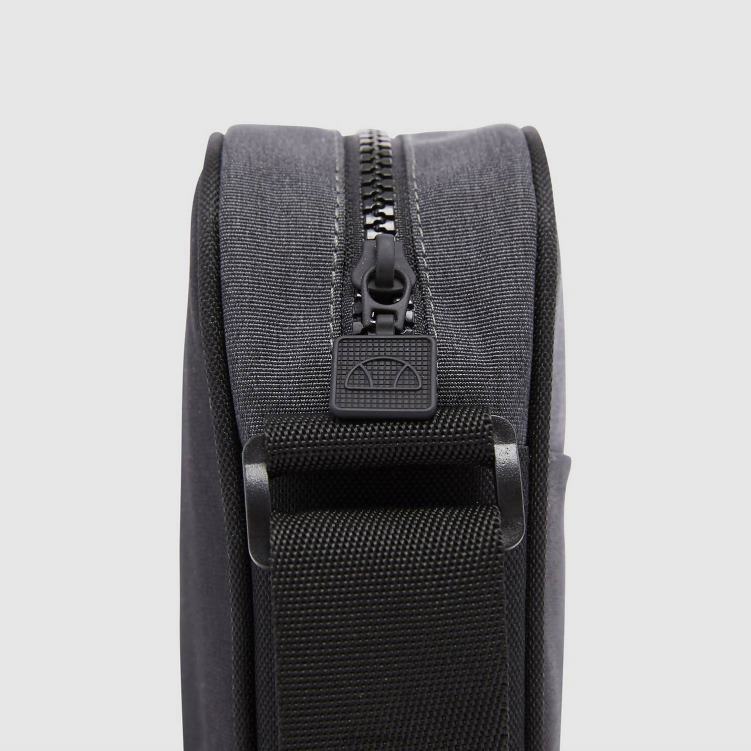 elegante bolsa para cadáveres cruz lukka accesorios Ellesse negro PZZNT503 - Image 4